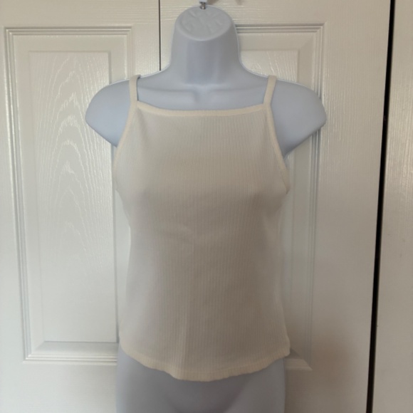 Old Navy Rib-Knit Cami Top - Picture 4 of 5